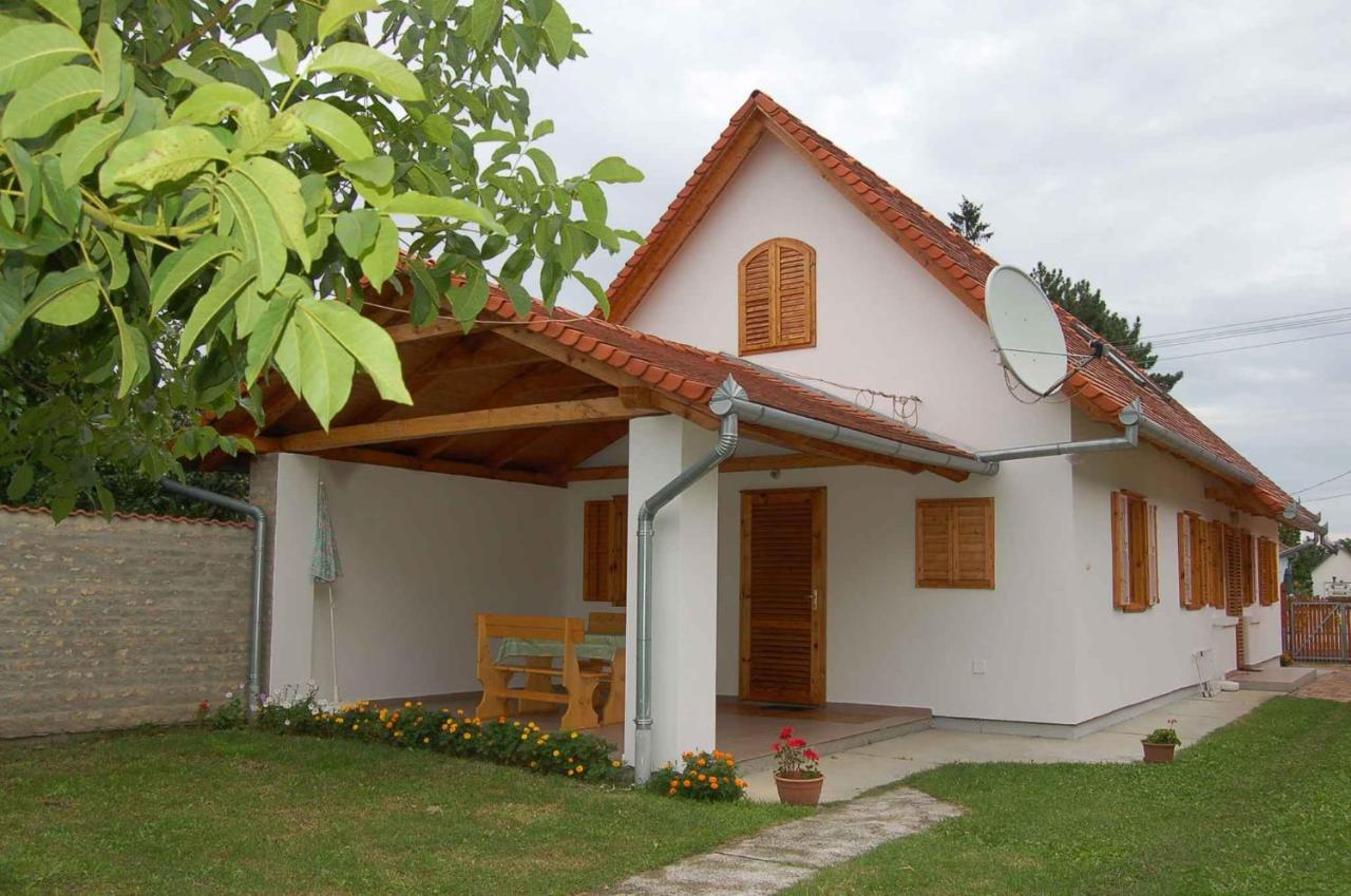 Apartment Balatonbereny 8 外观 照片