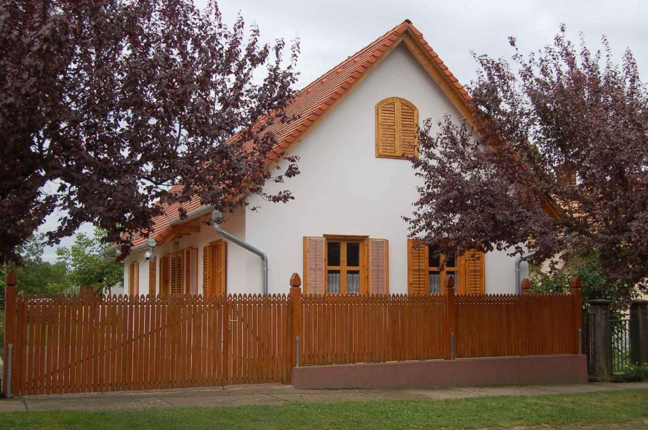 Apartment Balatonbereny 8 外观 照片